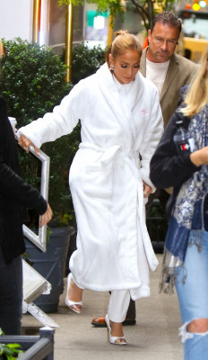 Jennifer Lopez - &#039;Marry Me&#039; On Set in New York 10/15/2019
