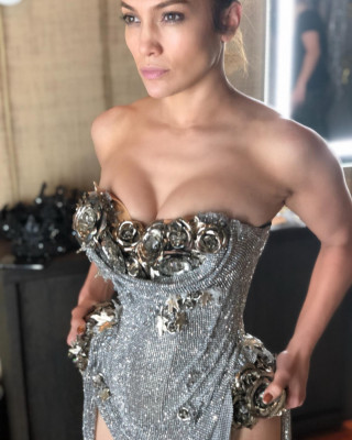 Jennifer Lopez 01/18/2022