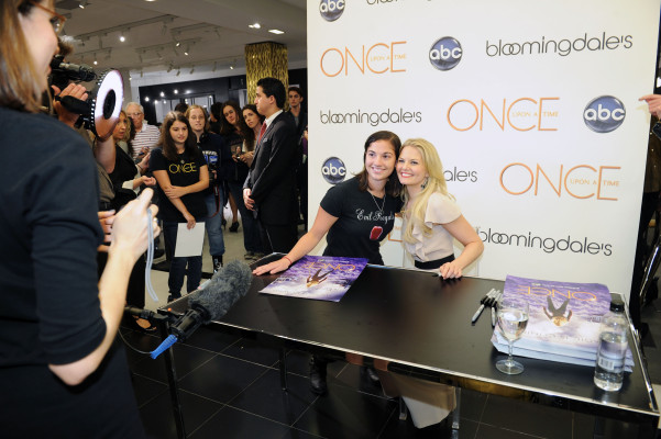 photo 14 in Jennifer Morrison gallery [id565315] 2012-09-29 00:00:00