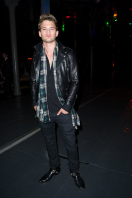 photo 21 in Jeremy Irvine gallery [id777986] 2014-12-05 00:00:00