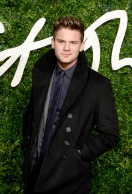 Jeremy Irvine pic #777606