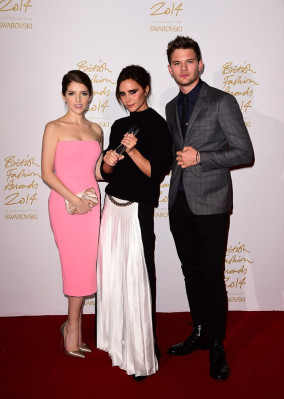 Jeremy Irvine pic #777603