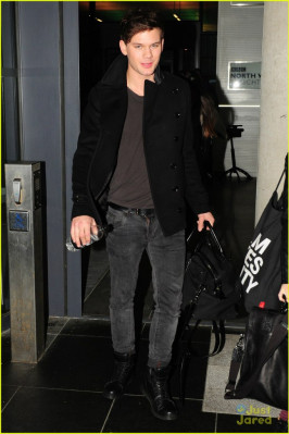 Jeremy Irvine pic #745724