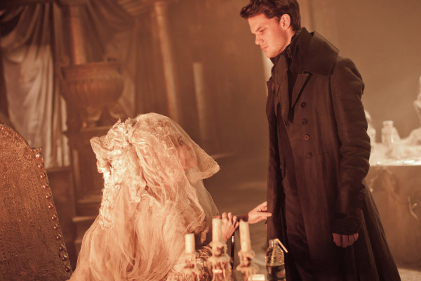 Jeremy Irvine pic #742533