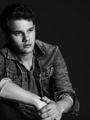 photo 5 in Jeremy Irvine gallery [id737870] 2014-06-10 00:00:00