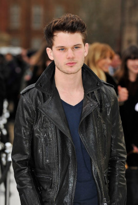 Jeremy Irvine pic #748947