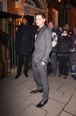 Jeremy Irvine pic #748946