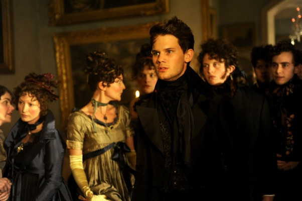 Jeremy Irvine pic #744738