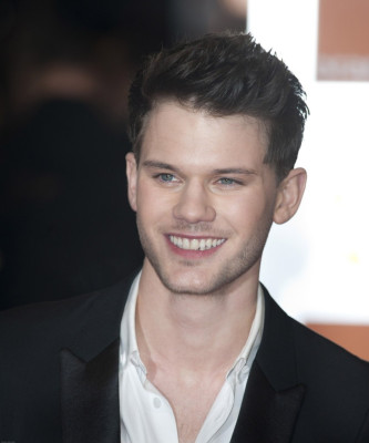 Jeremy Irvine pic #748953