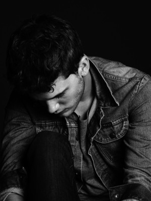 Jeremy Irvine pic #744064
