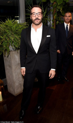 Jeremy Piven pic #837022