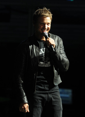 photo 27 in Jeremy Renner gallery [id434122] 2011-11-10 00:00:00