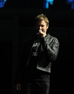 photo 28 in Jeremy Renner gallery [id434121] 2011-11-10 00:00:00