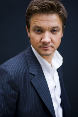 Jeremy Renner pic #609021