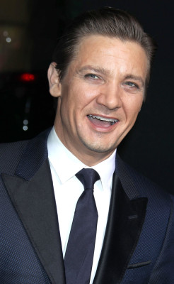 Jeremy Renner pic #603458