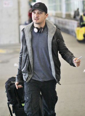 Jeremy Renner pic #947019