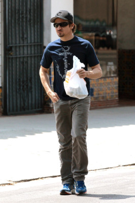 Jeremy Renner pic #947021