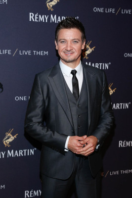 Jeremy Renner pic #842296