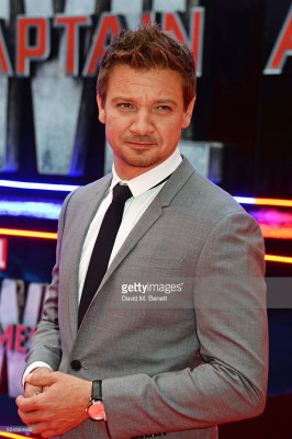 photo 27 in Jeremy Renner gallery [id913266] 2016-09-26 00:00:00