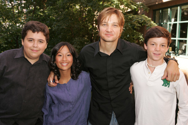 Jeremy Renner pic #612528