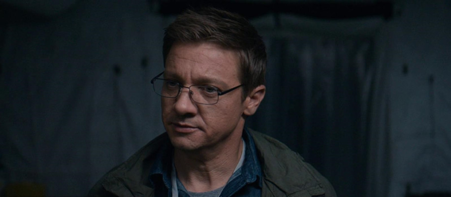 Jeremy Renner - Arrival (2016) - Movie Stills