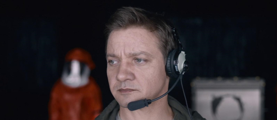 Jeremy Renner - Arrival (2016) - Movie Stills