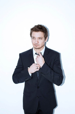 Jeremy Renner - Sarah Dunn Photoshoot 04/29/2014