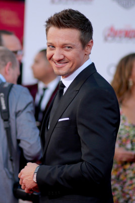 Jeremy Renner pic #802016