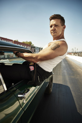 Jeremy Renner-«MEN&#039;S HEALTH» 2021.