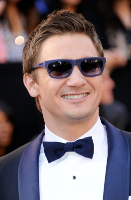 photo 19 in Jeremy Renner gallery [id434706] 2011-11-11 00:00:00