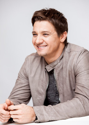 Jeremy Renner pic #603578