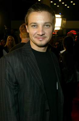 Jeremy Renner pic #609399