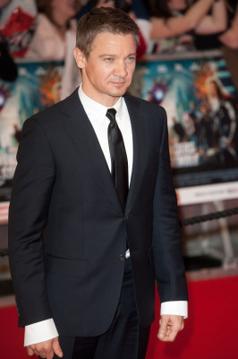 photo 28 in Jeremy Renner gallery [id624023] 2013-04-08 00:00:00
