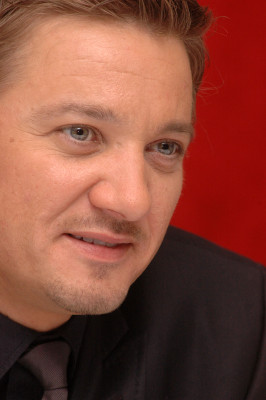 Jeremy Renner pic #398962