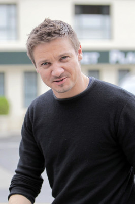 photo 13 in Jeremy Renner gallery [id281879] 2010-07-30 00:00:00