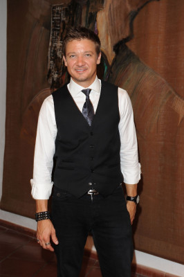 photo 20 in Jeremy Renner gallery [id346118] 2011-01-24 00:00:00