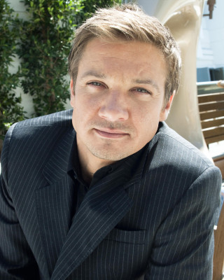 Jeremy Renner pic #606215