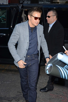 photo 28 in Jeremy Renner gallery [id649858] 2013-07-13 00:00:00