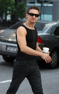 Jeremy Renner pic #611903