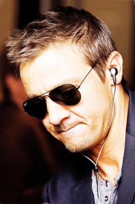 photo 24 in Jeremy Renner gallery [id556821] 2012-09-10 00:00:00