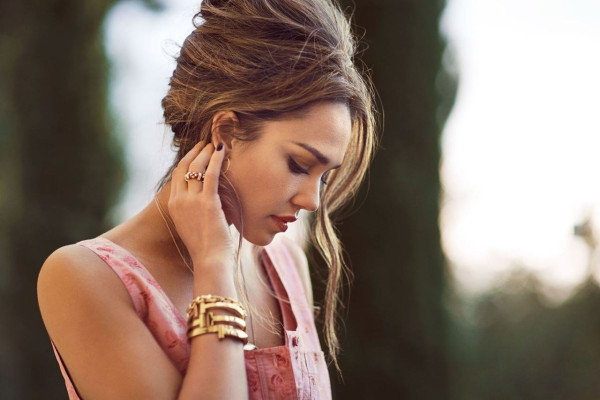 Jessica Alba by Mike Rosenthal for Elle Australia (2017)