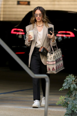 Jessica Alba - The Honest Company Office in Santa Monica 02/25/2021