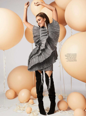 Jessica Alba – InStyle Magazine Germany May 2019 Issue