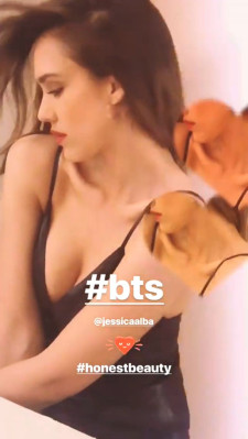 Jessica Alba – Photoshoot BTS 03/02/2019