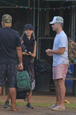 Jessica Alba Goes Zip Lining With Her Family – Hawaii