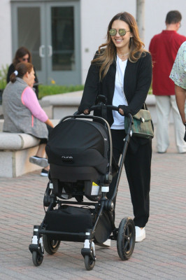 Jessica Alba Out in Los Angeles 02/05/2018
