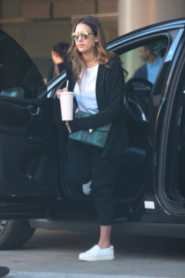 Jessica Alba Out in Los Angeles 02/05/2018