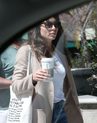 Jessica Biel – Stops for a Coffee at Starbucks in Santa Monica 