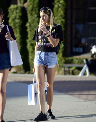 Jessica Hart pic #1011807