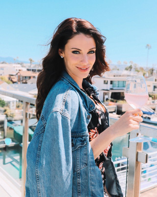 Jessica Lowndes – Social Media